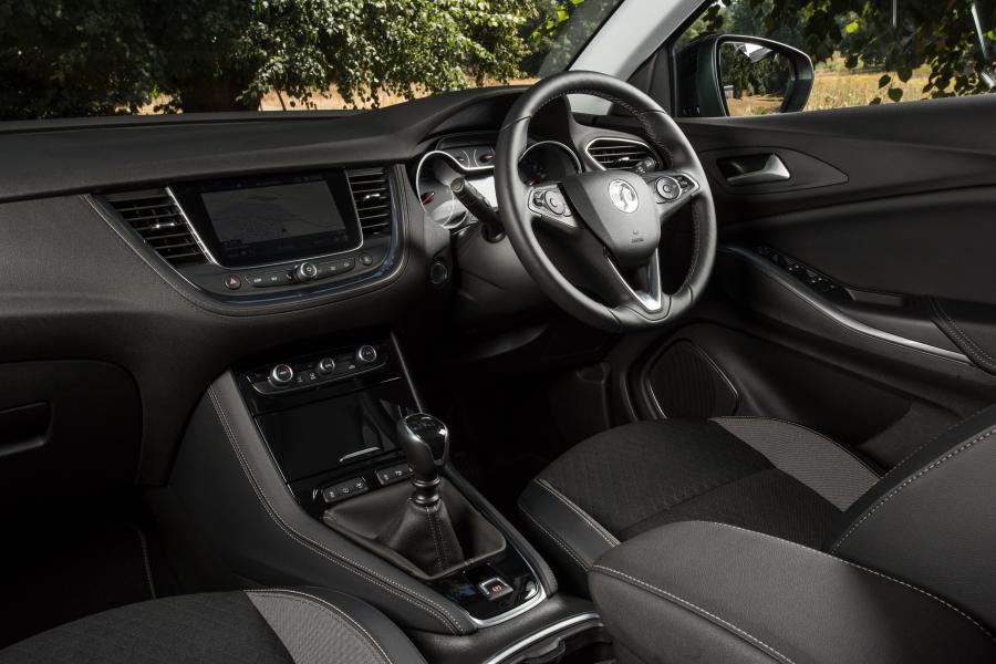 Торпедо Vauxhall Grandland X Turbo D 2017 года  (фото 15 из 20)